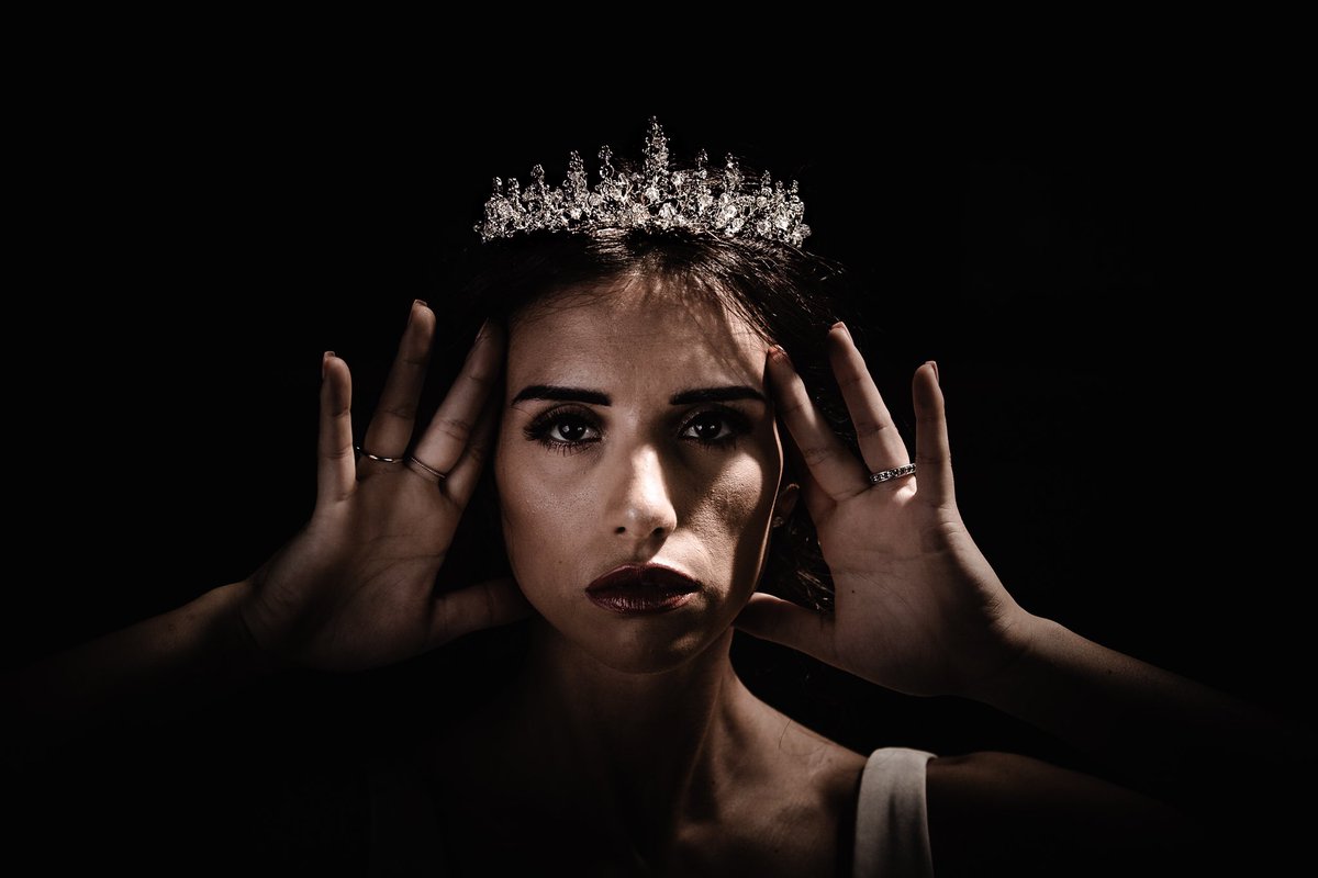 KayHeeley's tweet photo. In the dark times… always try and find the light. 🖤#Dark #photography #fashion #FashionPhotography #vogue #bride #tiara #drama #uniquebride #angelcouturebykayheeley #theperfectbridalcompany https://t.co/8B50EXRkNw