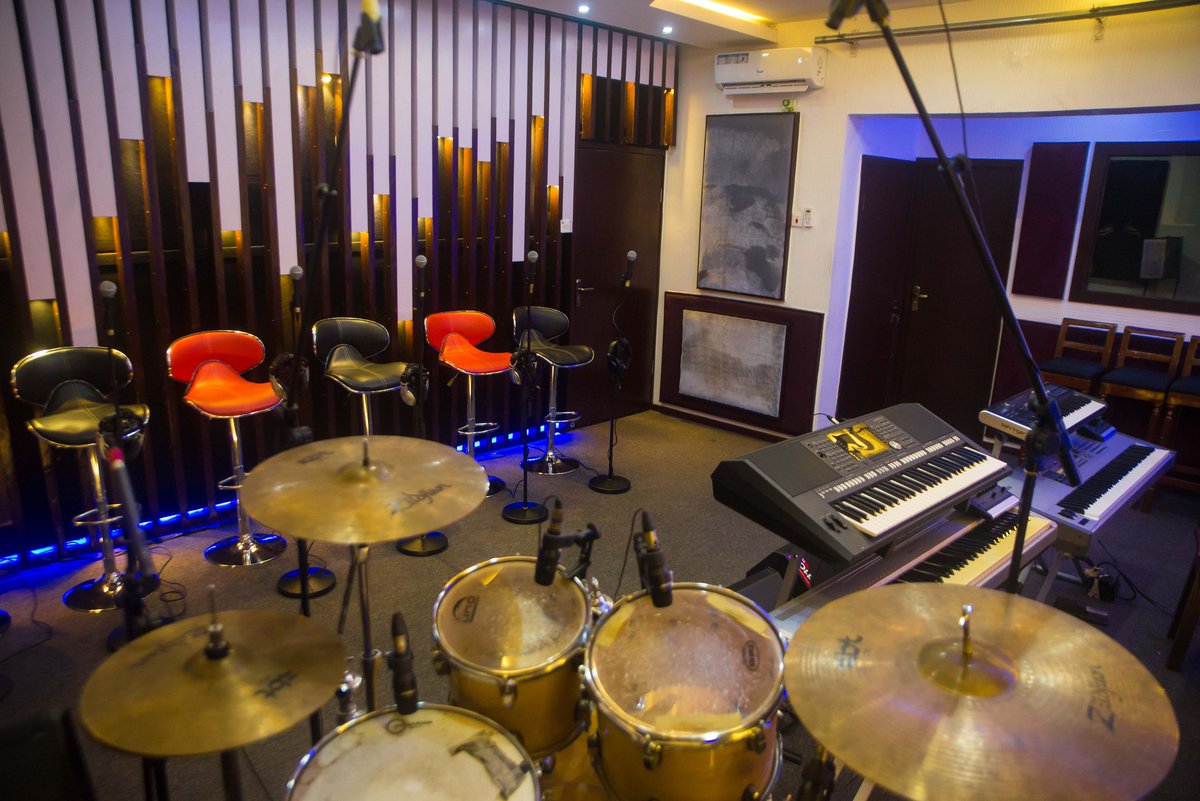 scriptmusicng's tweet image. A lot of preparation on going for the "Summer Music &amp;amp; Regular Music Classes."
.
Would you love to know our facilitators? Hang on tight, we'll be unveiling them soon 💥💥
.
#scriptmusic #scriptplanetglobal #rehearsalvenue #musicproduction #rehearsalplace #rehearsalstudio