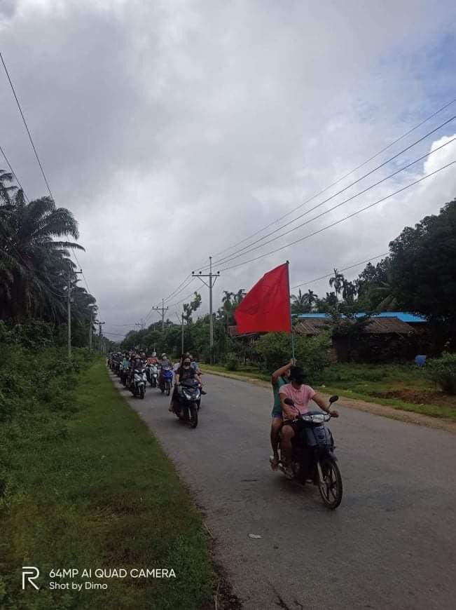 hikaridar's tweet photo. Protesters from the Nyinmaw village strike of the Launglon township took to the streets on motorcycles in protest against military regime today (July 27).
TELENOR DATAS WILL BE ACCESSED BY SAC         #WhatsHappeningInMyanmar #July27Coup https://t.co/MX7syVwLT7