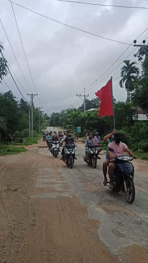 hikaridar's tweet photo. Protesters from the Nyinmaw village strike of the Launglon township took to the streets on motorcycles in protest against military regime today (July 27).
TELENOR DATAS WILL BE ACCESSED BY SAC         #WhatsHappeningInMyanmar #July27Coup https://t.co/MX7syVwLT7