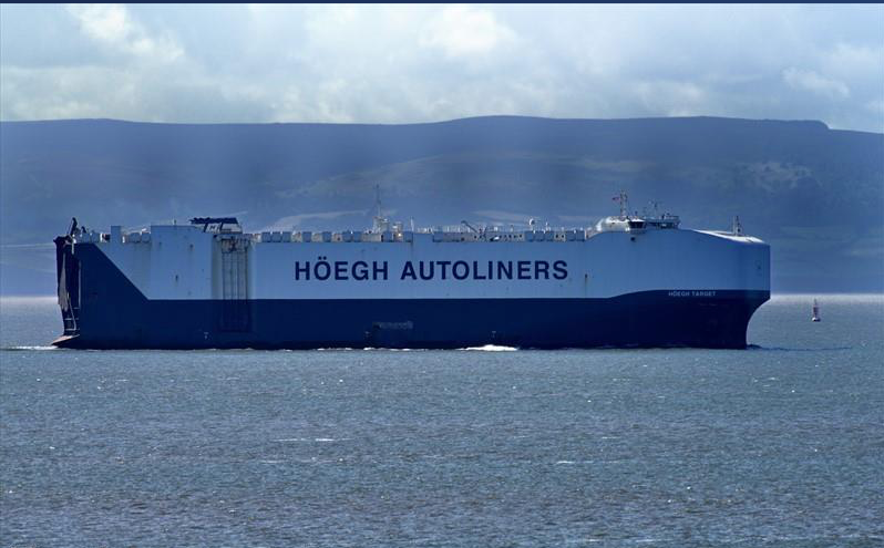 mikirede's tweet photo. #Tesla vehicle carrier #HoeghTarget will reach #Piraeus #Greece #GR tomorrow and then continue to deliver the first Model Ys in #Europe. https://t.co/IhDufJW5Q5