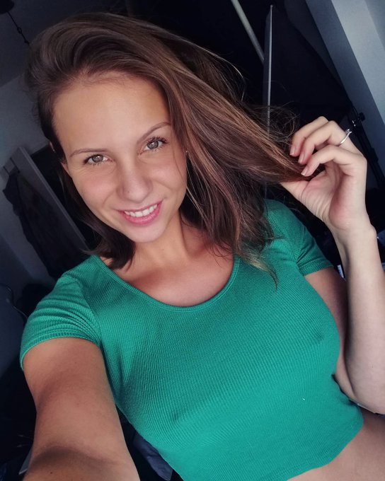 Hi 👀  #Marywet #selfie #brunette #smile #greeneyes #happyday #piercingeyes https://t.co/zqjlHCsicN<a href="/tag/marywet"class="tags">#Marywet</a><a href="/tag/selfie"class="tags">#selfie</a><a href="/tag/brunette"class="tags">#brunette</a><a href="/tag/smile"class="tags">#smile</a><a href="/tag/greeneyes"class="tags">#greeneyes</a><a href="/tag/happyday"class="tags"><span>#happyday</span></a><a href="/tag/piercingeyes"class="tags"><span>#piercingeyes</span></a>