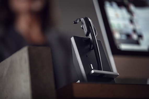 Eposaudio's tweet image. Lost an ear bud? Ripped an ear pad? Or maybe your base station isn&apos;t working like it used to? Don&apos;t worry, we offer a wide range of spare parts and accessories should you ever need them.

Discover the full range on our website: fal.cn/3h1qJ

#EPOS #PremiumSolutions