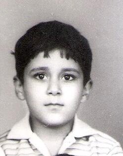chetan_bhagat's tweet photo. When I was a child, the sole national TV channel showed one movie on Sunday night. With limited entertainment options, I’d make up imaginary film stories.Somewhere,that exercise helped me become a writer later.We r all born creative. Just need to nurture it. #Createlikeachild #ad https://t.co/AX6vjYIx7N