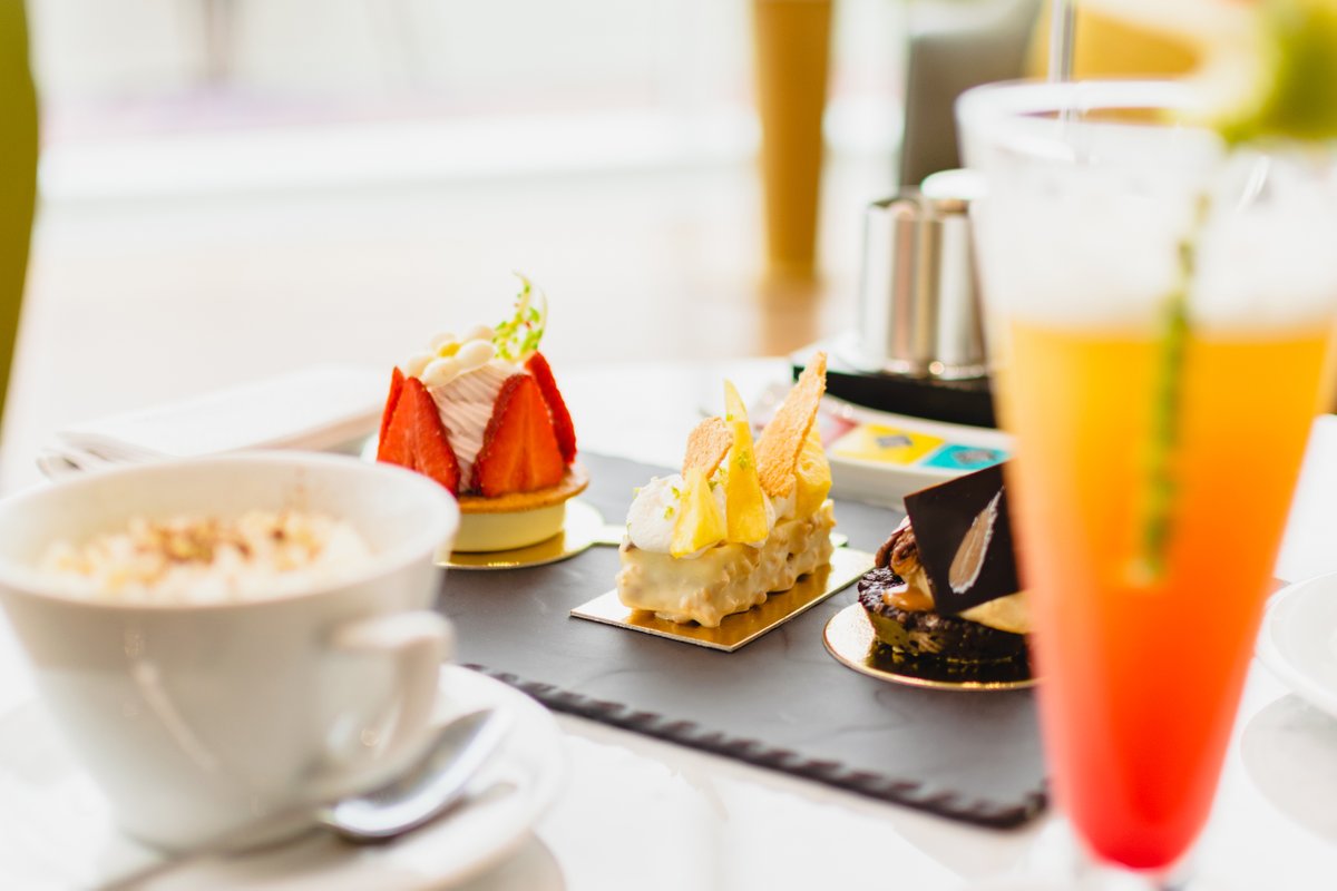 le_miramar's tweet photo. [Sunday Tea Time &amp; Spa]
En vacances dans le Morbihan, sur la presqu'île de Rhuys ?

Arrêtez vous au Miramar La Cigale et dégustez au Bar Le Goëland, un délicieux jus de fruits frais accompagné d'une petite douceur, le tout face à l'océan Atlantique 🍹 https://t.co/XNoUqwO6gT