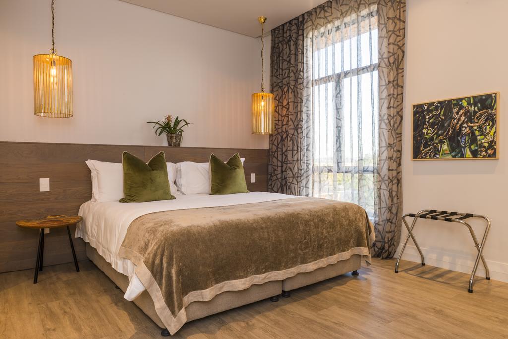 HotelBookingsSA's tweet photo. An elegant and sophisticated accommodation set in the Garden Route town of Knysna, aha The Rex Hotel prides itself on superior service and exceptional comfort. 
Find out more about aha The Rex Hotel - https://t.co/F2oryda3Pb
#Knysna #Explore #Adventure https://t.co/OlUs9QmySF