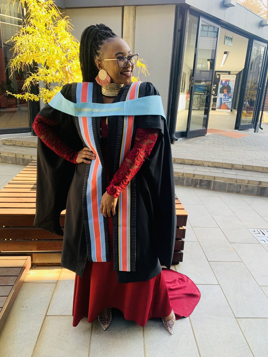 Wano_Mo's tweet photo. ISSA PEDI 3 X Graduate 👩🏽🎓 #BlackGirlMagic #Veganite #Honoursgraduate https://t.co/PIzeNy7QKg