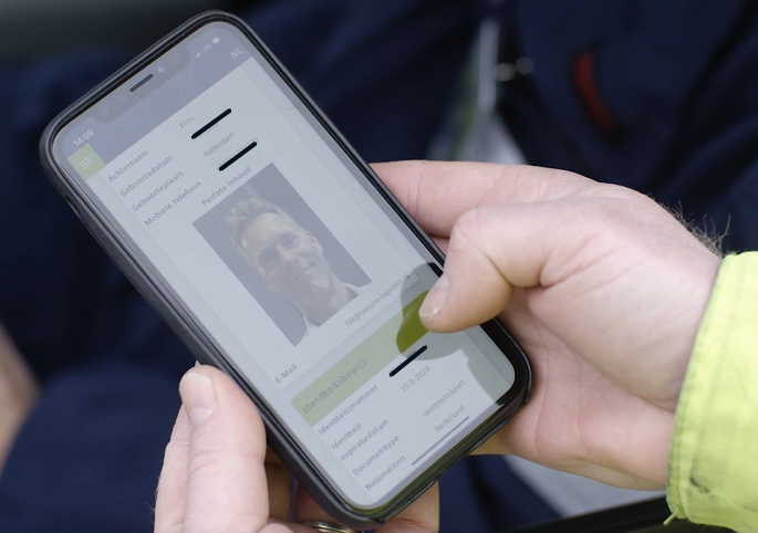 Cargo_Card's tweet photo. Heb jij met je geactiveerde #CargoCard de XS-ID App al gedownload? https://t.co/FMrCt0qXt0 https://t.co/QgUa4Wu9gy
