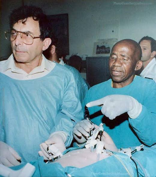 papizwane2's tweet photo. They tell you about Christiaan Barnaard &amp; the heart transplant. But what about Hamilton Naki? The black gardener who dropped out of school at 14 and ACTUALLY performed it when it was illegal to even be black in a lab👀 

After everything, his UCT pension was that of a gardener 🤡 https://t.co/HhVaQxhTq7