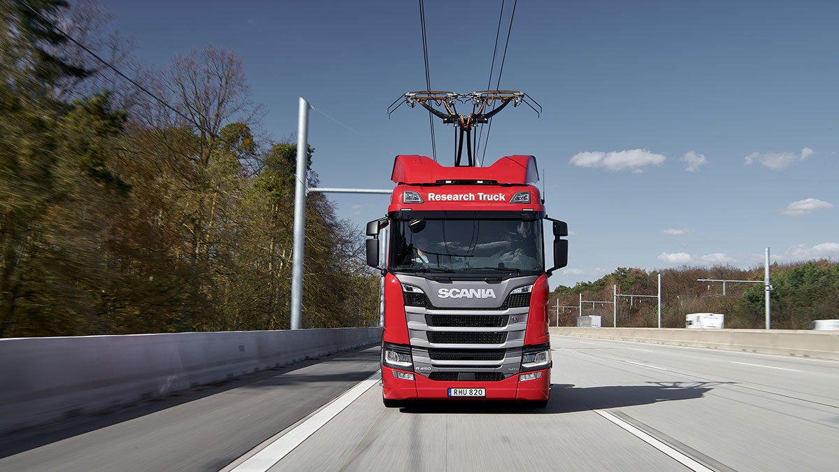 Heriot-Watt University (@heriotwattuni) on Twitter photo Weāre proud to announce that weāre part of an <a href="/innovateuk/">Innovate UK</a> supported consortium that will provide recommendations for a proof-of-concept for the UKās first #eHighway, as part of <a href="/transportgovuk/">Department for Transport</a>ās plan to help reach #NetZero by 2050.
More here: bit.ly/3l4SgOn Weāre proud to announce that weāre part of an <a href="/innovateuk/">Innovate UK</a> supported consortium that will provide recommendations for a proof-of-concept for the UKās first #eHighway, as part of <a href="/transportgovuk/">Department for Transport</a>ās plan to help reach #NetZero by 2050.
More here: bit.ly/3l4SgOn