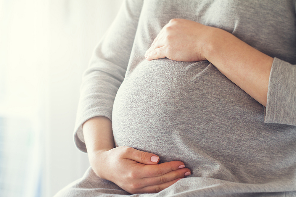 We recommend that all pregnant women should get vaccinated against COVID-19. The RCM and <a href="/RCObsGyn/">RoyalCollegeObsGyn</a> have updated the decision aid and Q&amp;As to help pregnant women make an informed decision about the COVID-19 vaccine: bit.ly/3f2EM1X