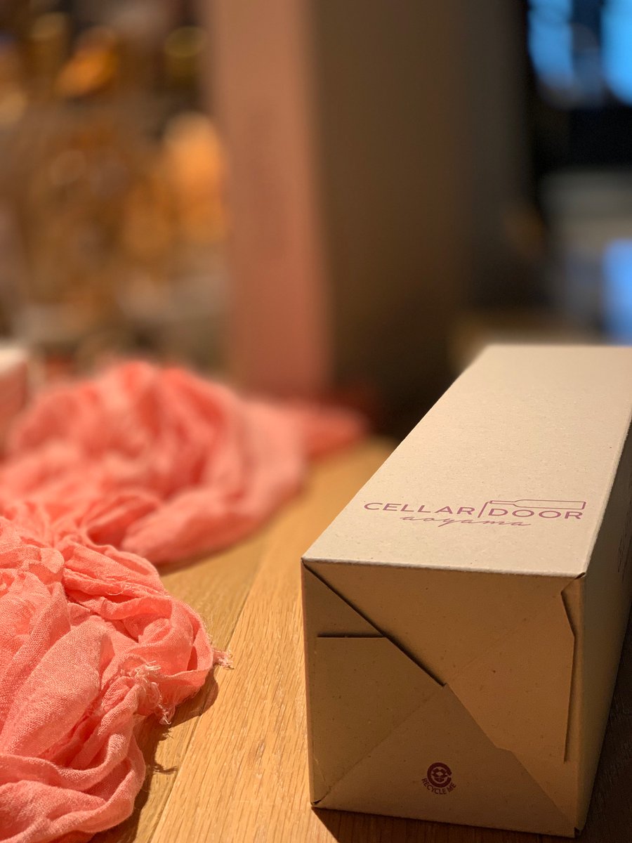 お洒落でエコフレンドリーな『セラードア青山』 <a href="/jeroboam_japan/">Jeroboam Japan</a>がプロデュースするワインショップ『ザ・ブティック』は明日㊗️、ワインバー『ザ・サロン』は来月下旬オープン!  　カール社長が言及したコンセプトは以下で cellardoorfinewine.jp
会員登録でオンラインと店舗のフル活用がお薦め🥂