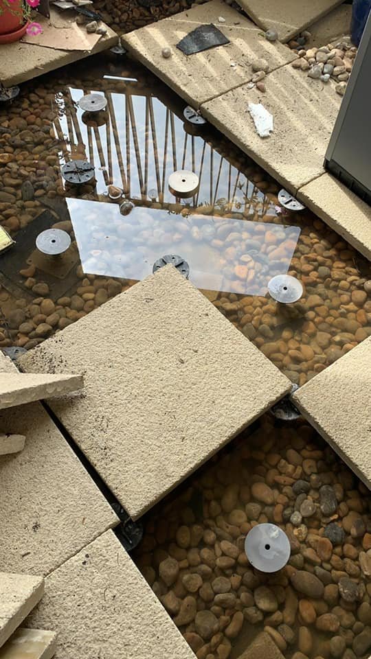 HomeownersLQ's tweet image. Let&apos;s talk about another property of @LQHomesMatter and @Bellwayhomes1 that got flooded on Sunday night from top to bottom due to badly installed gutters and drainage. This property is 4 months old, in @barkingriver. What a welcome to first-time home ownership.

#LeaseholdScandal