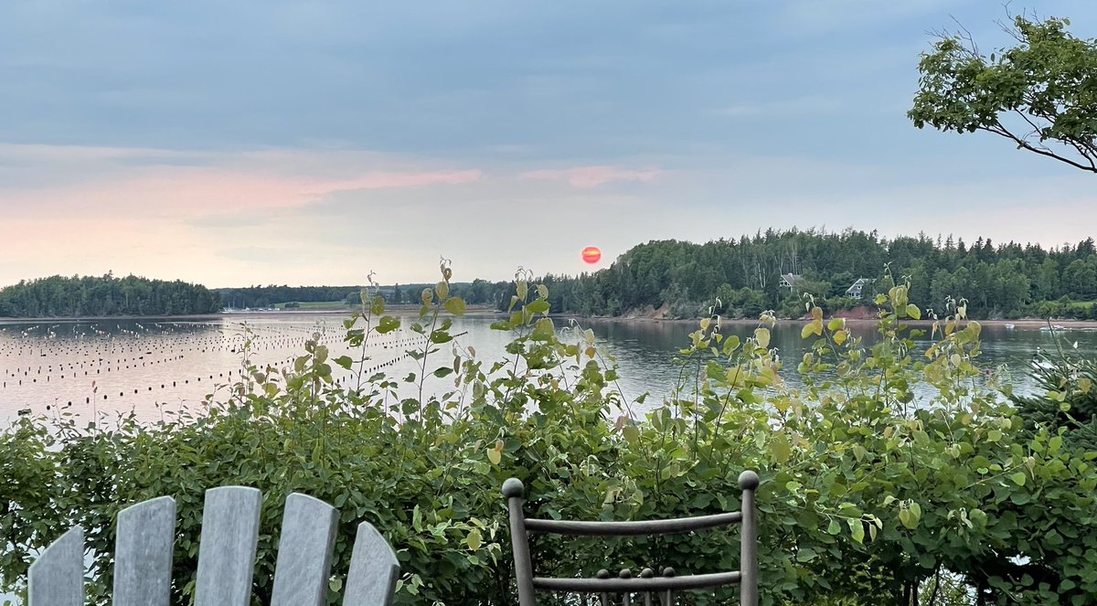 beach_footprint's tweet photo. The strangest (Star Wars Death Star) sunset 26-07-2021 ever seen on the Brudenell River #PEI. Unfiltered #iPhone 12 photos. No doubt caused by western Canada smoke from wildfires. https://t.co/WKrG5BdTwJ