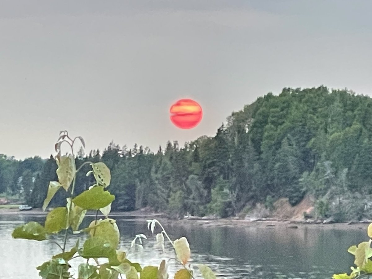 beach_footprint's tweet photo. The strangest (Star Wars Death Star) sunset 26-07-2021 ever seen on the Brudenell River #PEI. Unfiltered #iPhone 12 photos. No doubt caused by western Canada smoke from wildfires. https://t.co/WKrG5BdTwJ