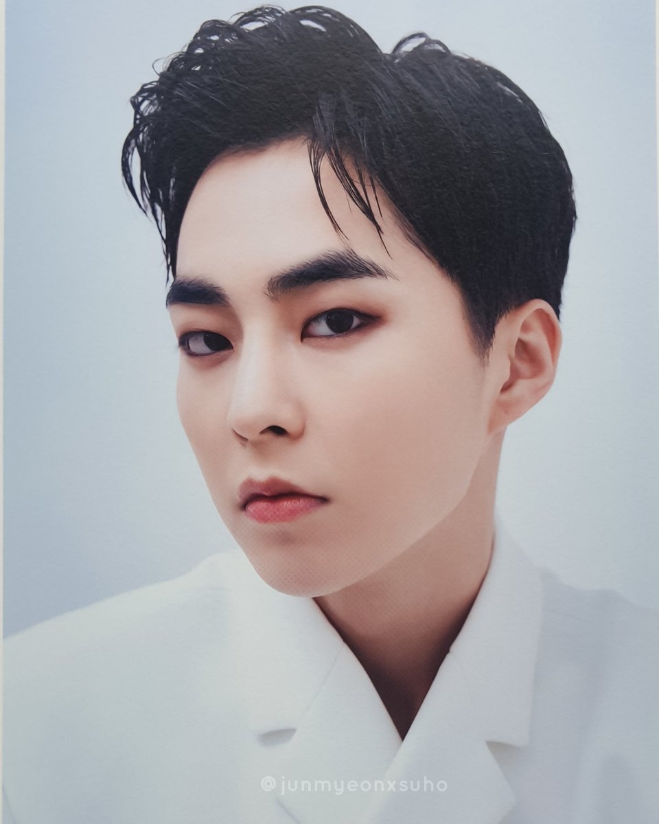 junmyeonxsuho's tweet photo. My taste in men. 🤍✨

#Suho #수호 #O2asis
#Xiumin #시우민 #XiuweetTime https://t.co/suOsRD8lkR