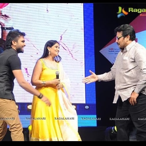 Pradeep_mouni's tweet photo. Wishing you a very very happy birthday 
DIALOGUE KING @saikumaractor garu🔥May God give more happiness n success..❤️😍
On Behalf of @impradeepmachi n all his fans..😇🥰
#HappyBirthdaySaikumar #SaiKumar #ActorSaikumar #PradeepMachiraju #Pranika https://t.co/PIs2tEQNVG