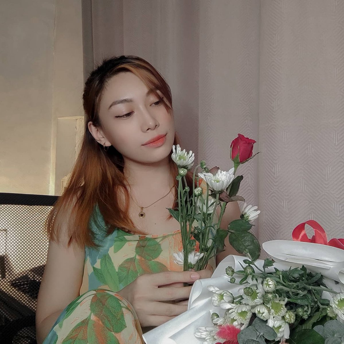 CamilleVienne's tweet photo. Sometimes the little things in life are more than enough. 🤍

Happy 13th fam @camillenatics_official
Thank you so much for this 🌹☁️ https://t.co/wFtQJnw5te