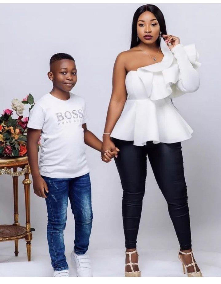 Mummy_Chizzy's tweet photo. My Queen, Jackie B, the baby with the hottest backyard. Love you my daughter. She's darker Rita Dominic. We pin📌.love her Humble nature, despite all she has seen in this life. ♥️♥️ #BBNaija #BBJackieB #BBNaijaShineYaEye https://t.co/m9v6Yje3jW