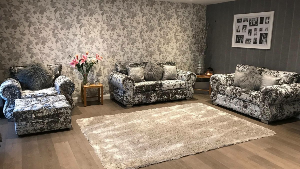 Luxshiree's tweet photo. As the perfect space-saving sofa for compact modern lifestyle homes, this bed is for you
Crushed velvet is a glamorous version of traditional velvet, with a unique texture and a shiny look.
#velvetsofa #cornersofa #sofa #furniture #homedecor #interiordesign #ukfurniture https://t.co/KKu4ySX1rj