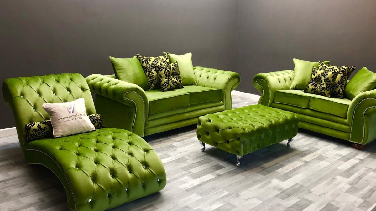 Luxshiree's tweet photo. This Brighton 3 + 2 seater sofa, which is made of Italian velvet, reaches to the edge of the sofa. Usually a luxury quality as it gives great warmth.
#velvetsofa #brightnsofa #furniture #homedecor #interiordesign #ukfurniture #homedelivery #sofa #bed #sofasale https://t.co/OUtiinHgj6