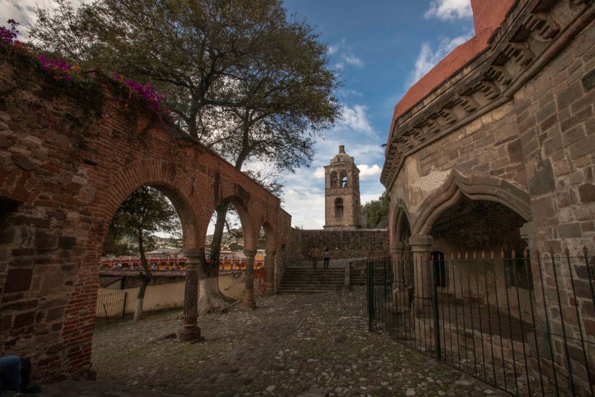MarcoAMena's tweet photo. 1/3 Excelente noticia para l@s tlaxcaltecas el histórico anuncio de la @UNESCO sobre el Convento de San Francisco, en la ciudad de Tlaxcala. Lo acaba de reconocer como uno de los primeros monasterios de América y lo incluyó en la Lista de #PatrimonioMundial. @UNESCO_es https://t.co/mWgftglJud