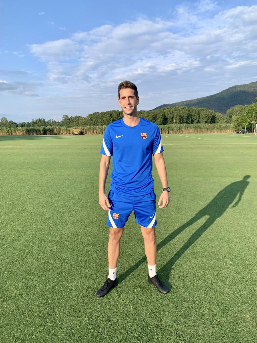AlbertSanchezSa's tweet photo. Començant aquesta nova i apassionant etapa!! 

Starting this new and exciting adventure!!
🔴🔵💪🏻 @FCBmasia https://t.co/QOAouI2C9X