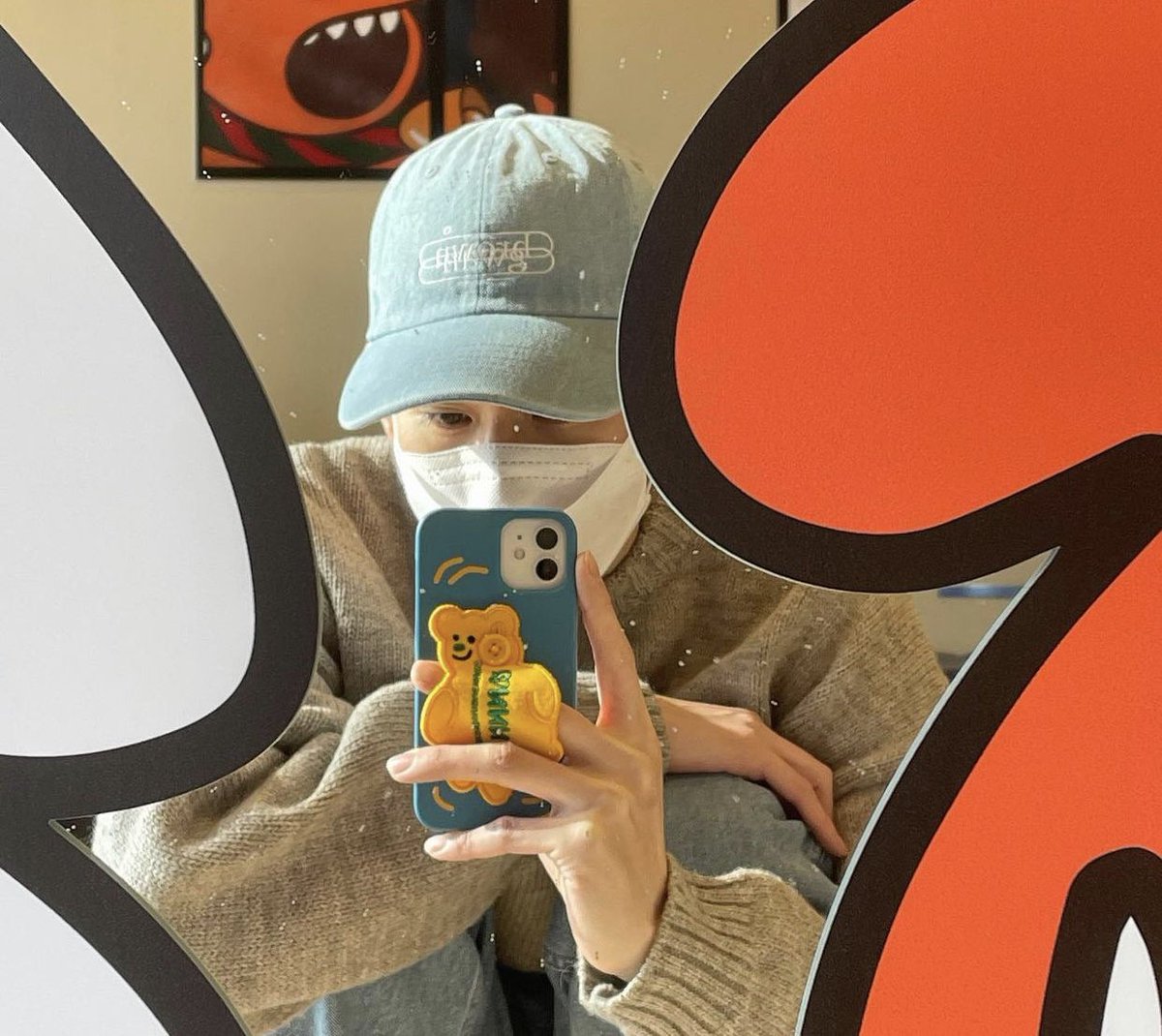 ppcrnying's tweet photo. #pyngpre (pre 🇰🇷) youngboyz sun case - sun case animal patch 🧸 อย่างอื่นก็รับพรีนะคะ
🧤1,150 บาท (ส่งฟรี)
*ไอโฟน ซัมซุง
✈️ ถึงไทยหลังออกจากเกา 9-15 วัน
#พรีออเดอร์เกาหลี #พรีเกาหลี #suncase #youngboyz #เคสไอโฟน #เคสซัมซุง #เคสโทรศัพท์ #เคสมือถือ #พรีออร์เดอร์เกาหลี #เคสเกาหลี https://t.co/egxRATZsJc