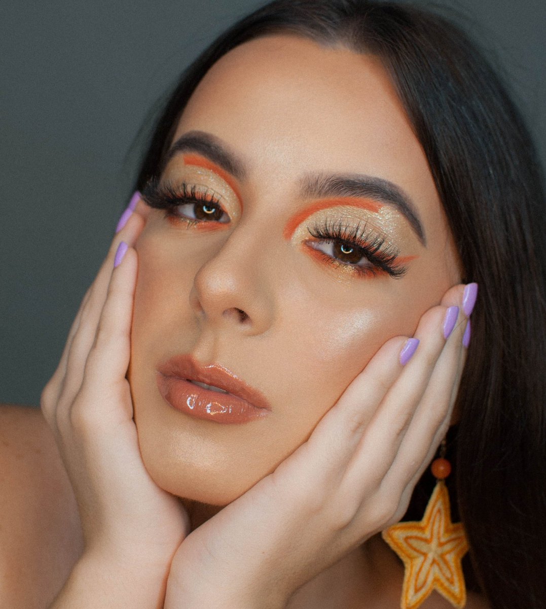 Danimakeupartt's tweet photo. ORANGE🍊
@lagirlusa Foundation #LAGirlCosmetics
@Maybelline Fit Me Concealer @PFCosmetics Butter bronze #PhysiciansFormula 
 @NyxCosmetics Strobe of Genius 
@MACcosmetics Mineralize Blush #MACCosmetics
@MorpheBrushes x @jamescharles #MorpheBabe 
@LOrealParisUSA mascara https://t.co/AJHNS2LCL9