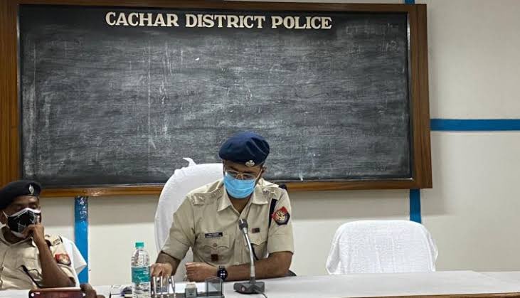 BarakBulletin's tweet photo. Salute to the brave hero of India #IPS @vaibhavips09 who stood at the line of fire and got shot while protecting Assam land. Would request @DGPAssamPolice @gpsinghips @assampolice to recommend his name for #Assam #PadmaAwards. Wish him a speedy recovery. Reality check for #Mizos https://t.co/yzWsy3789f