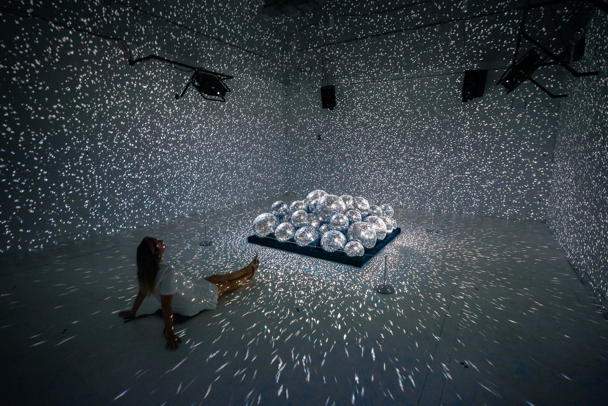 BoboandChichi's tweet image. In a disco galaxy far away 🌌…..

#lightleaks art exhibit at @CityPointBKLYN until July 31 in #brooklyn #nyc