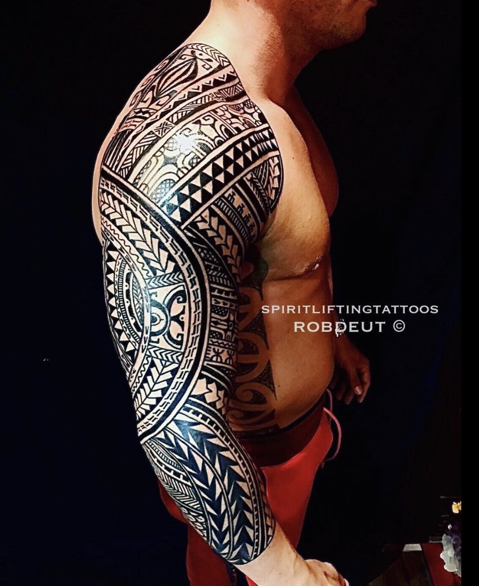 robdeut's tweet photo. Tattoo polynesian style , this is not maori tattoo , tattoosleeve by rob deut tattooartist ijmuiden amsterdam https://t.co/9PAiJDhYNY