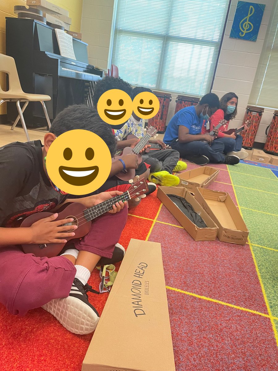 bsturgis21's tweet image. Strumming a tune &amp;amp; refusing to fret while learning about frets! #ccsrise2021 #ECTeam #ukulele #musiclessons @sdhaley1 @Marsha_S_Parker @HoneycuttElem