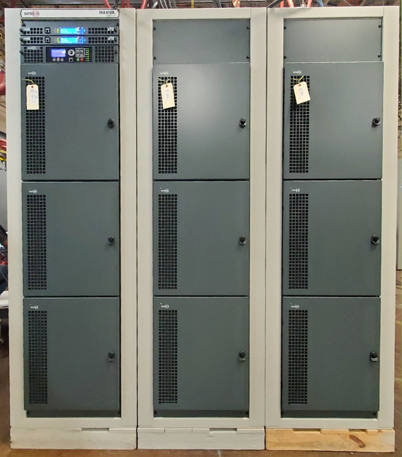 GatesAir's tweet photo. Another #TVTransmitter heading out to a station where it will output 56,400 W of power. ULXTE-90 #YourOrderIsReady #MadeInUSA https://t.co/g1xPYaEkcq