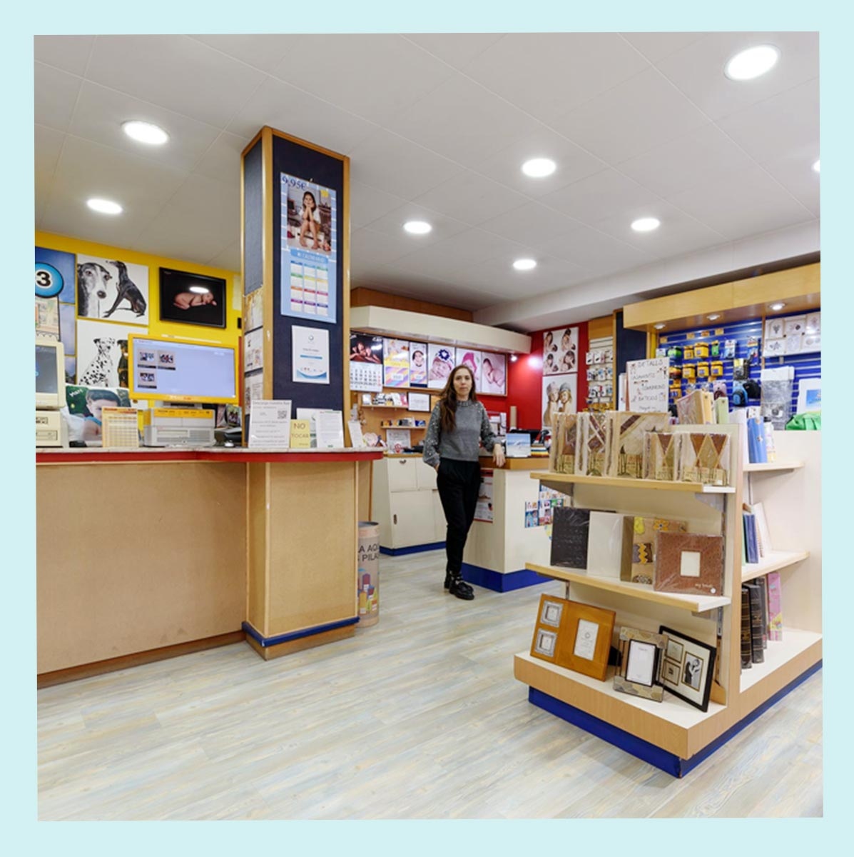 A l'estudi FOTOPIR VIDEO KODAK EXPRESS trobaràs fotografia professional, impressió digital, marcs de fotos, àlbums i tot allò necessari per a gaudir de les imatges de la teva vida.

#fotografiagava #estudifotografic #fotografobodas #fotografiabebes #fotografogava #wowgava #gava