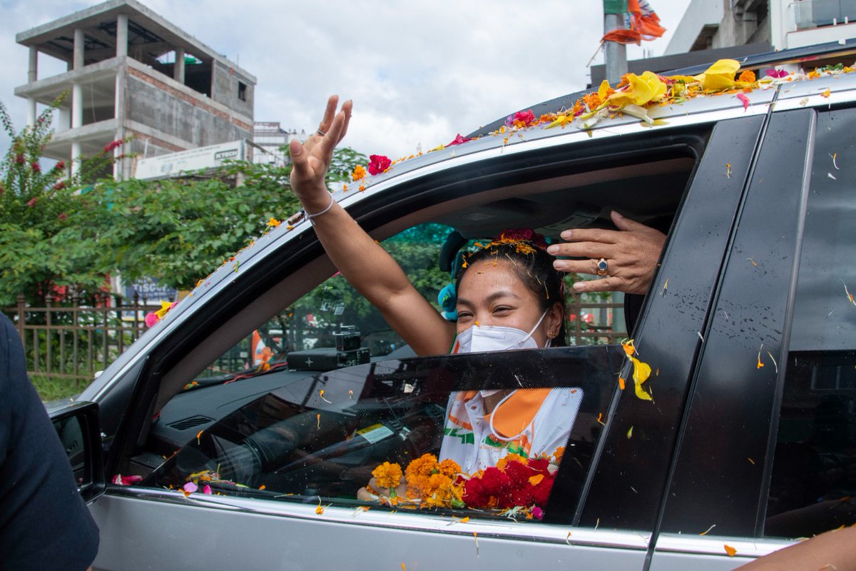 mirabai_chanu's tweet photo. This silver medal is even more special because of the love people of India and my state Manipur have shown me. I'm grateful to each and every person who came today to congratulate me and gave me their blessings. https://t.co/f5ltSNqHXo
