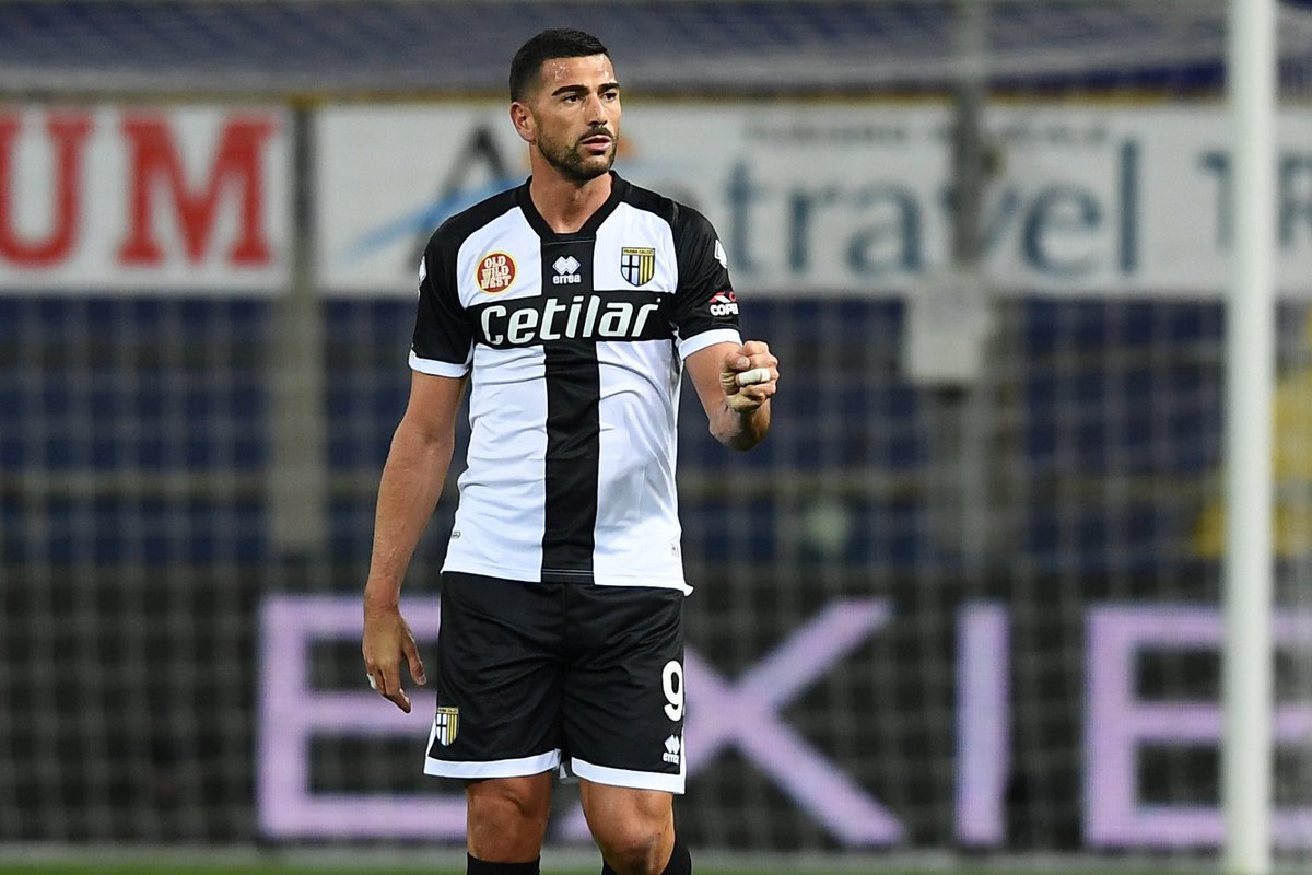 Calciolocoo's tweet photo. #Calciomercato : El #Venezia busca elementos para reforzar su departamento ofensivo. Entre los perfiles que suenan estaría el de #GrazianoPellè, que terminó su aventura en el #Parma. Según informa la edición de hoy de #Tuttosport. #Calcioloco https://t.co/n10gOAwxcJ