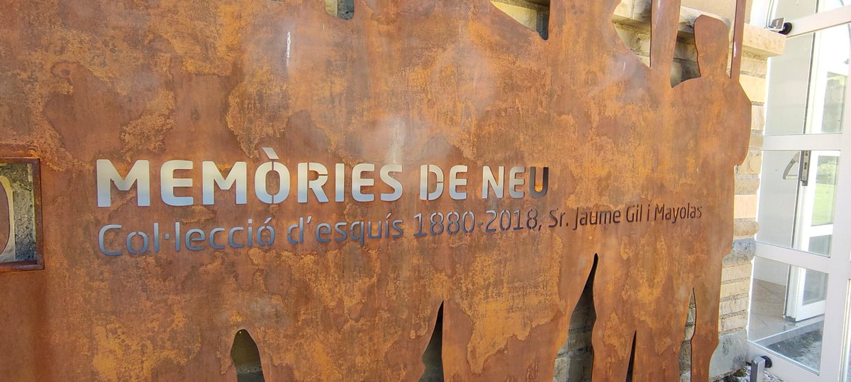 mafesaferros's tweet photo. Contents de les coses que fem!!! Mireu el rètol que hem fet amb xapa Corten i tall làser al centre de Seva per a l'exposició «Memòries de neu» – Col·lecció d'esquís 1890-2018 del manlleuenc Jaume Gil. No us perdeu l'exposició a  les instal·lacions de @ValldeNuria  !! https://t.co/JYEqTF7t5U