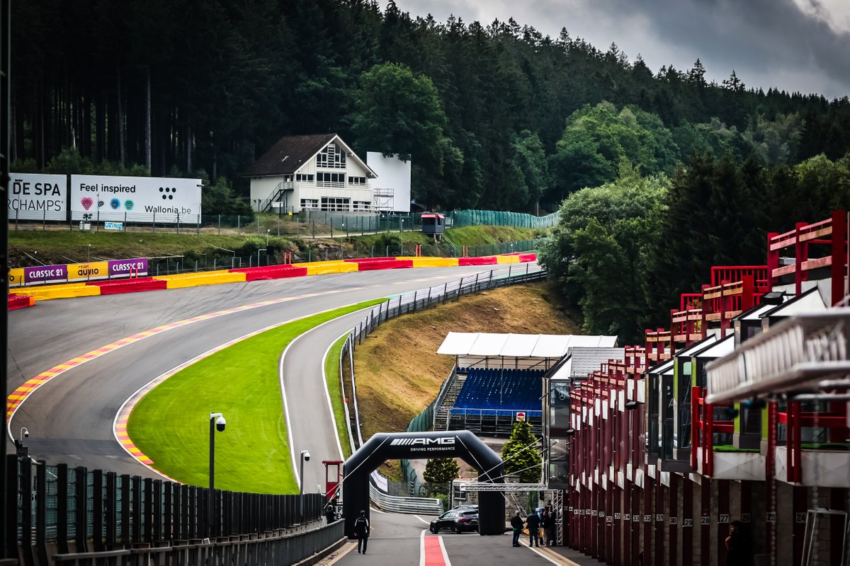 24HoursofSpa's tweet image. Counting down to our first official session with the two-hour Bronze Test rolling out on track at 14:55 CEST today. 
Set your watches and login to live timing: ➡️totalenergies24hours.com/watch-live#liv… 
#Spa24h 🇧🇪🎢