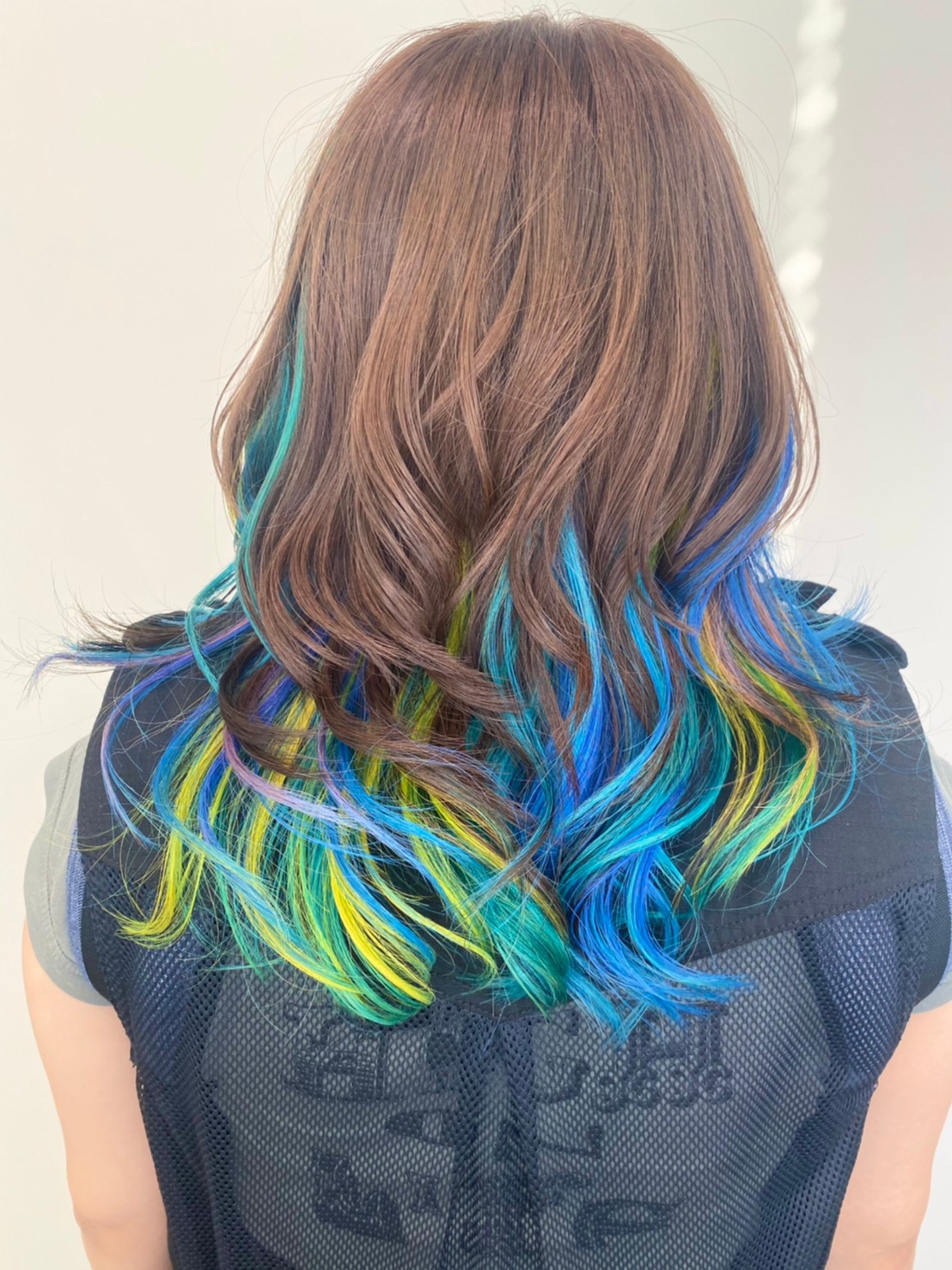 Twitter 上的 Got2b 公式 セルフカラーのtips発信中 派手髪好きのみなさんに見てほしい 新発売のカラークリーム ネオンイエロー をアクセントにしたレインボーヘア めちゃくちゃ可愛くないですか 感想をいいねで教えてください Got2bカラー T