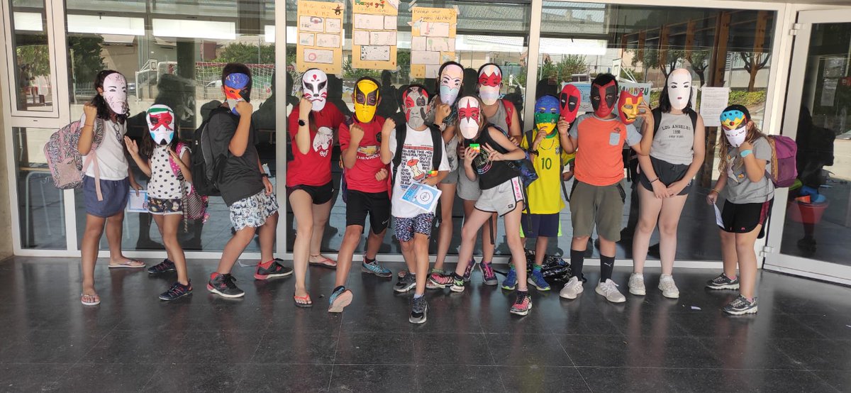 caemanresa's tweet photo. #CasalDestiu Taller de màscares al #Bitxac de #Santpedor @ajsantpedor 😍 Ja hem arribat a l'última setmana del casal del mes de #juliol. https://t.co/JxsRsbnhBA