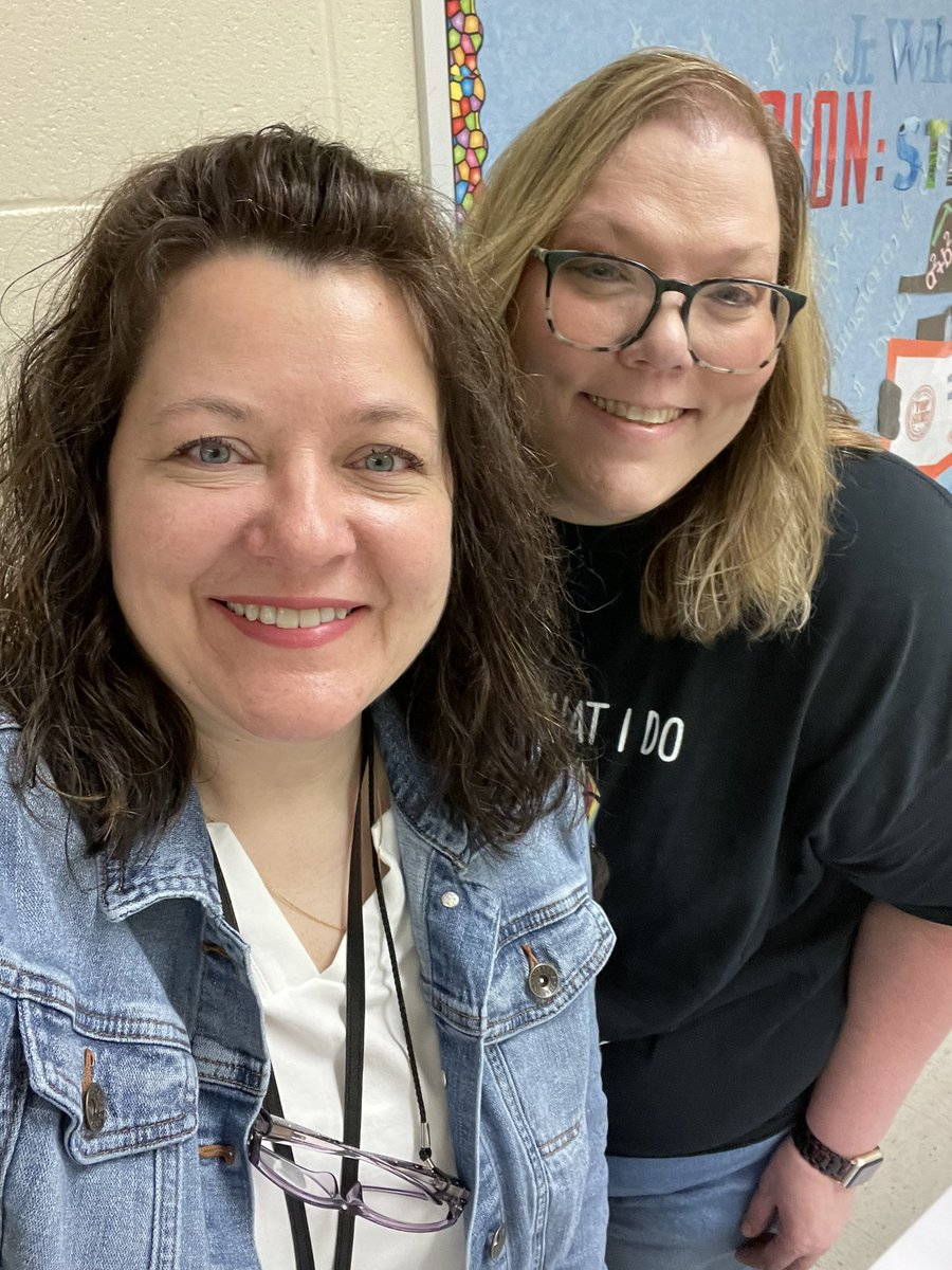 CCALMS's tweet image. Good morning @CCALMS!! Your president &amp;amp; president-elect are at #LeadershipEngagementInstitute 2021 waiting to meet you! Stop by our table to become a member &amp;amp; buy one of our 1st ever #CCALMS t-shirt!! 🎉🎉