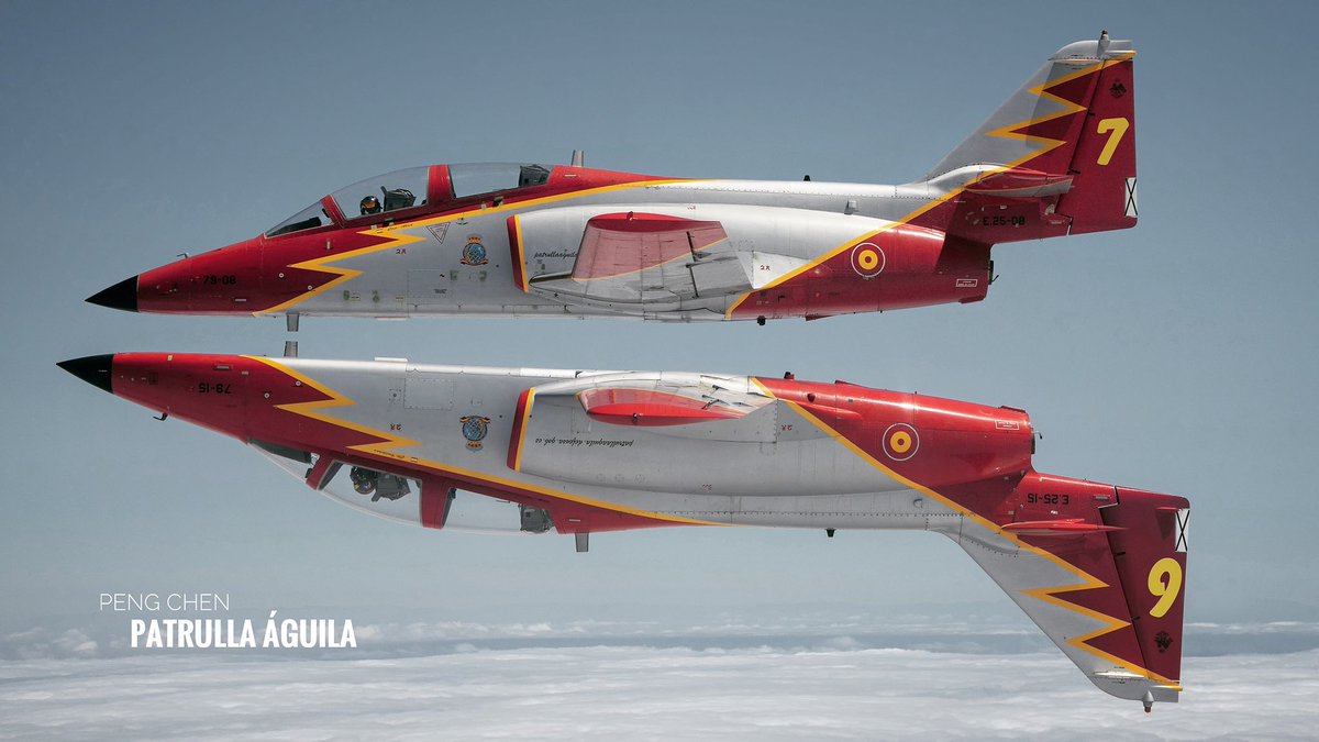 La famosa maniobra de águila 6 y águila 7 “Espejo suizo”. Es una auténtica pasada de la <a href="/patrullaguila/">Patrulla Águila</a> <a href="/EjercitoAire/">Ejército del Aire y del Espacio</a>, foto realizada desde la cabina trasera de águila 5 🥰🥰