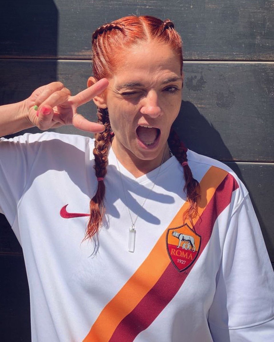 Labarberia17600's tweet image. Muchísimas gracias Olga por venir a visitarnos 😚 #boxerbraids #haircolor #hairstyle