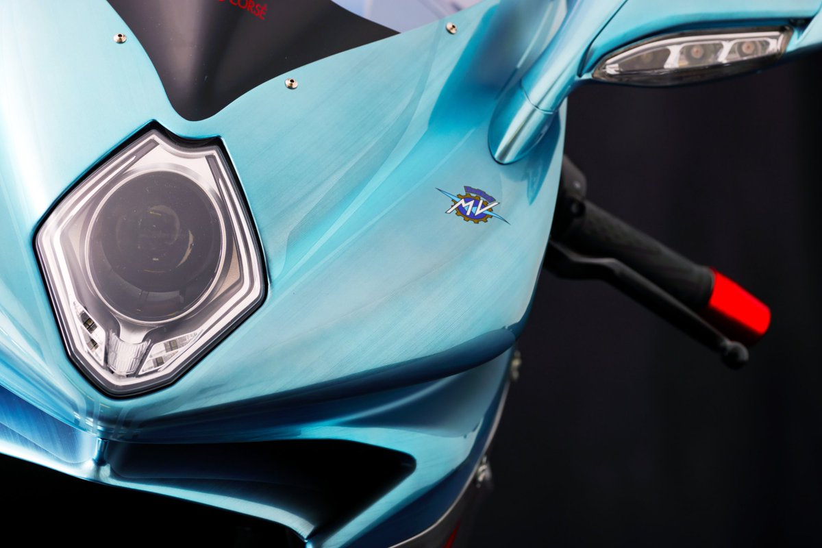 f4_2010's tweet photo. 未だ我が家には帰宅してませんが、ライダースクラブ9月号に掲載いただけました🎶感無量です(#^.^#)
#ライダースクラブ
#MV_AGUSTA
#shinichiro_arakawa
#YF_DESIGN
#モトコルセ https://t.co/2lm57ACeG9