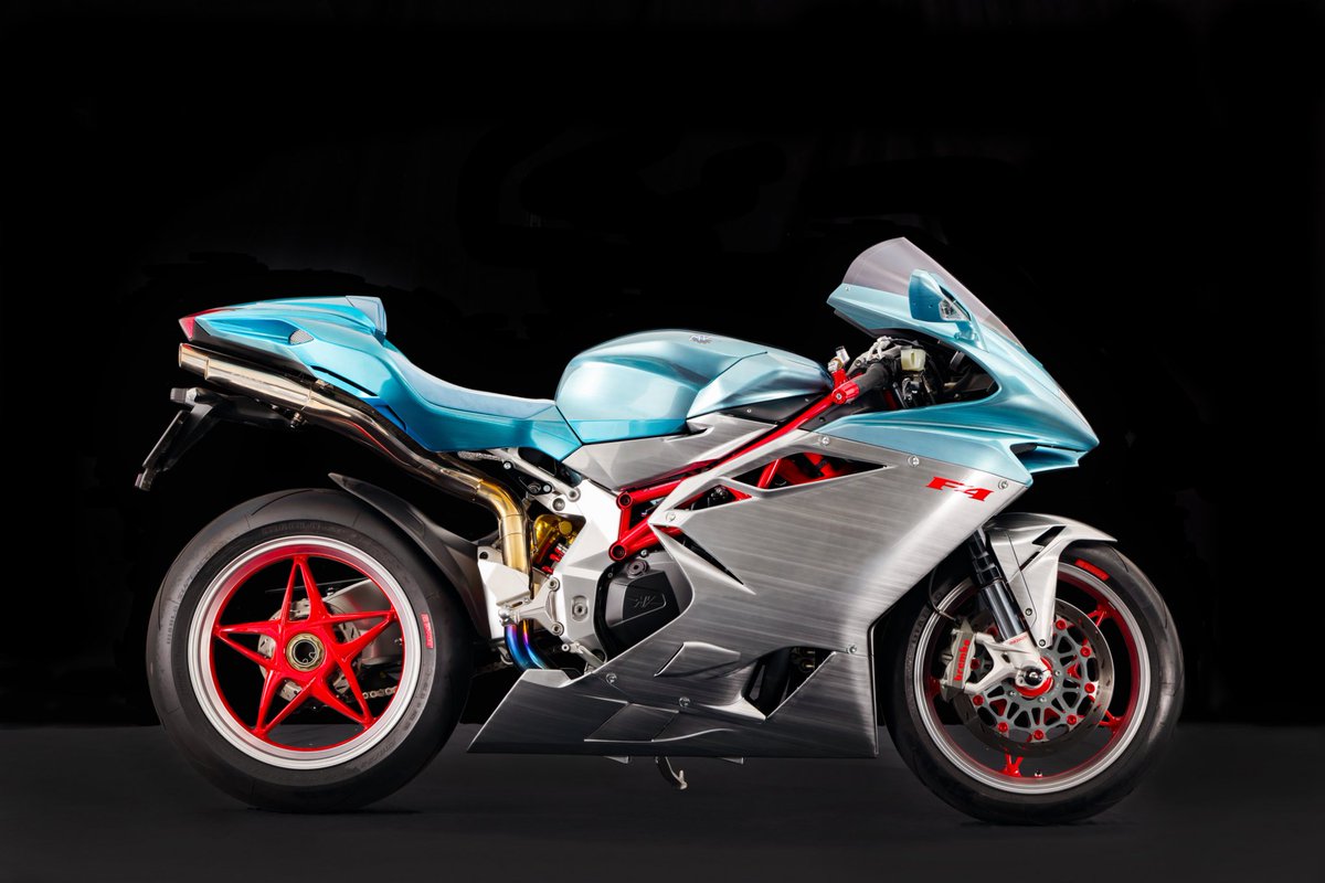 f4_2010's tweet photo. 未だ我が家には帰宅してませんが、ライダースクラブ9月号に掲載いただけました🎶感無量です(#^.^#)
#ライダースクラブ
#MV_AGUSTA
#shinichiro_arakawa
#YF_DESIGN
#モトコルセ https://t.co/2lm57ACeG9
