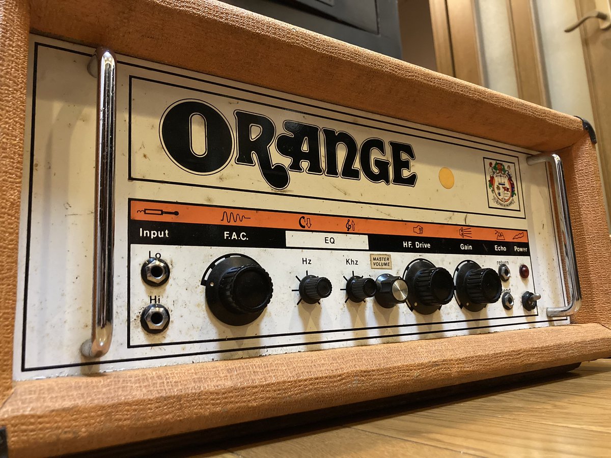 mAtsuiGfighter's tweet photo. ヴィンテージORANGEキター!!
「OR120前期型にマスターボリュームを増設したもの。」という狙ったとうりの仕様。
早く鳴らしたい〜。
#ORANGE
#OR120
#オルタナ
#ロック https://t.co/uOFlQ7NXFP