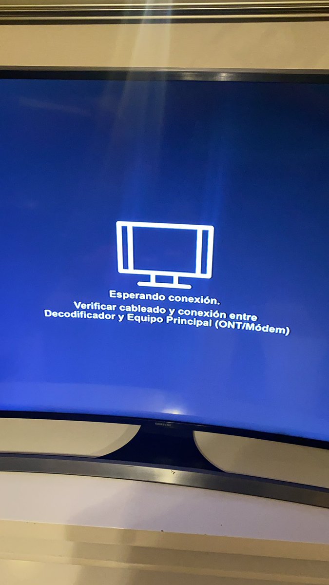 belenchispop's tweet photo. Ni televisión ni wifi, ahora como se supone que trabaje @Telsur ayer me quede sin conexión y me dicen que me van a mandar un técnico el miércoles !!! Tengo que decir en mi pega que vuelvo el miércoles ???? Un chiste !!! https://t.co/WrrFbGWntX
