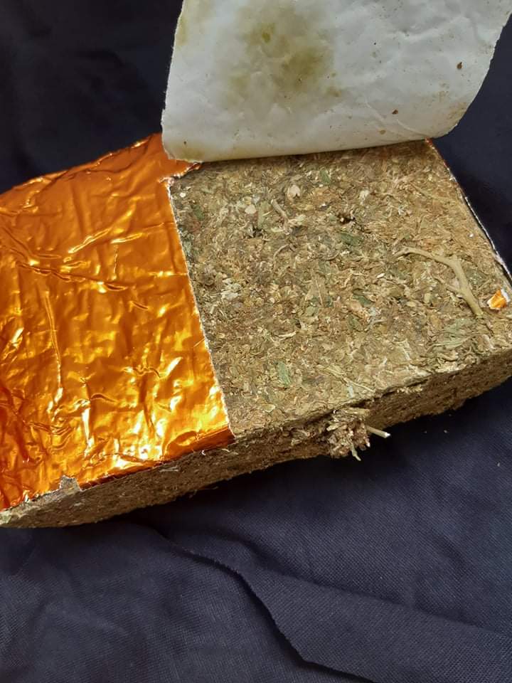 Theeweed1's tweet photo. ส่งGrabมีจ่ายปลายขั้นต่ำ300 ครึ่งขีด600 ขีด1200 @line id theweed93 https://t.co/XyvTWzmpf6😁 มาคุยกันก่อน #กัญชา #กัญชากรุงเทพ #ขายกัญชา #ซื้อกัญชา #กัญ #กัญชา #สายควัน #สายเขียว #กัญชากทม #กัญชารังสิต #weedthailand  #marijuana #weed #weedBangkok  #กัญชาลาดพร้าว #หาซื้อกัญชา https://t.co/4yoF1d5LmU