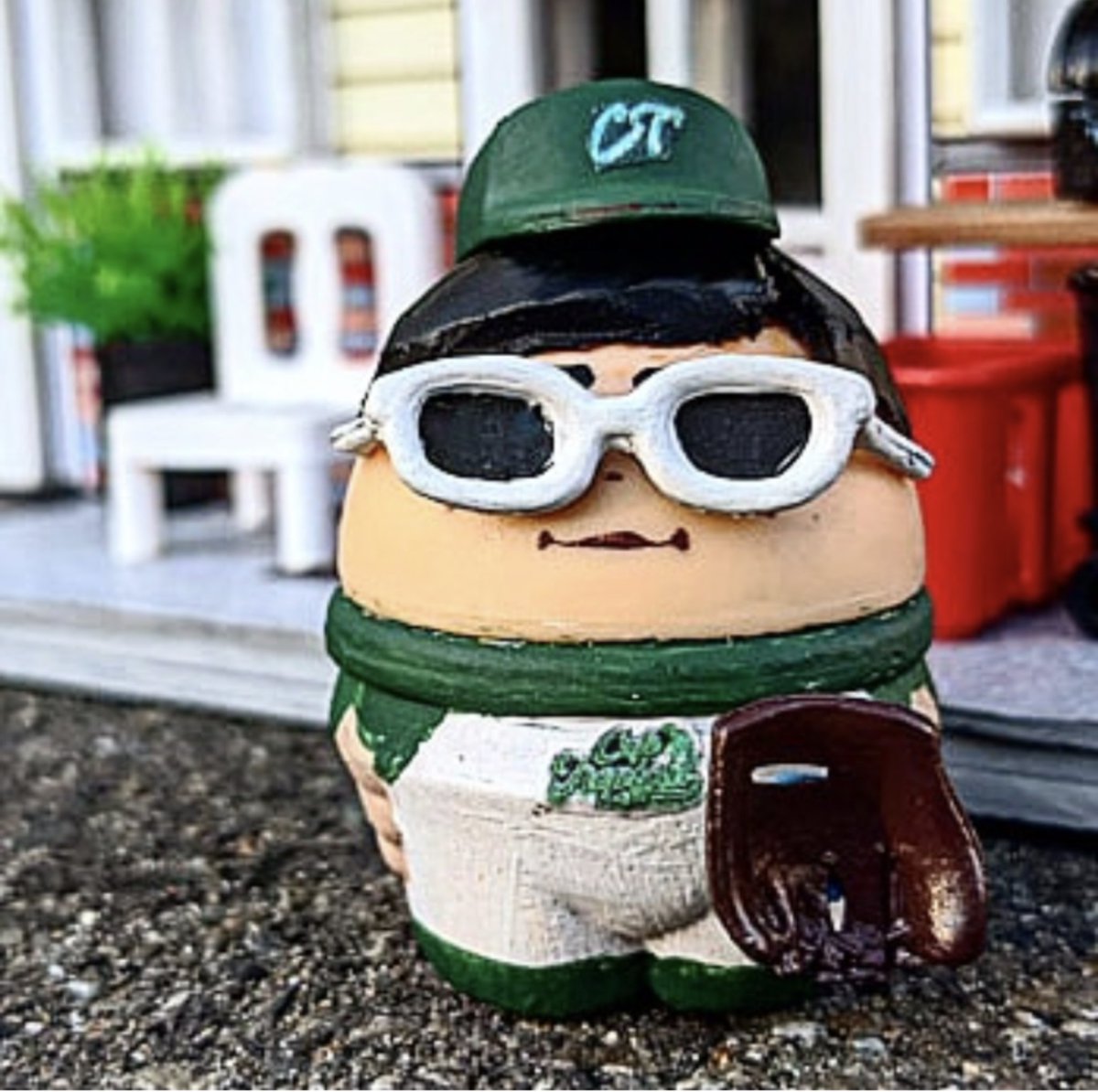 ToddCameronArt's tweet photo. "This glove is brown, my shoes are black. What exactly are we doing here?"
@SchittsCreek @danjlevy #davidrose #thebaseball #MVP #wejustneedabody https://t.co/F1SG2InlGg